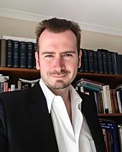 Dr Gareth Knapman